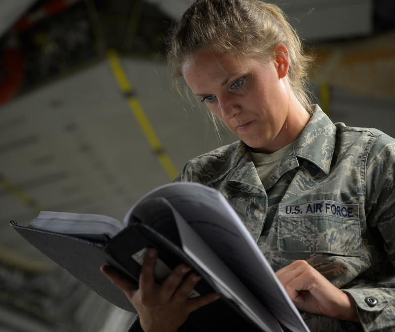 Illustration for article titled This All Female C-17 Crew Gets It Done During Exercise Eager Lion